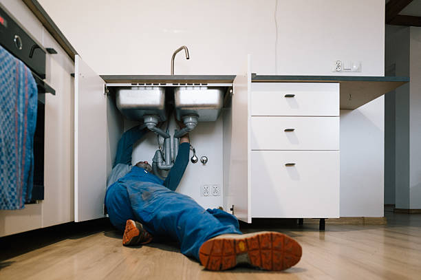 Professional Emergency Plumber technician working in Montesano, WA